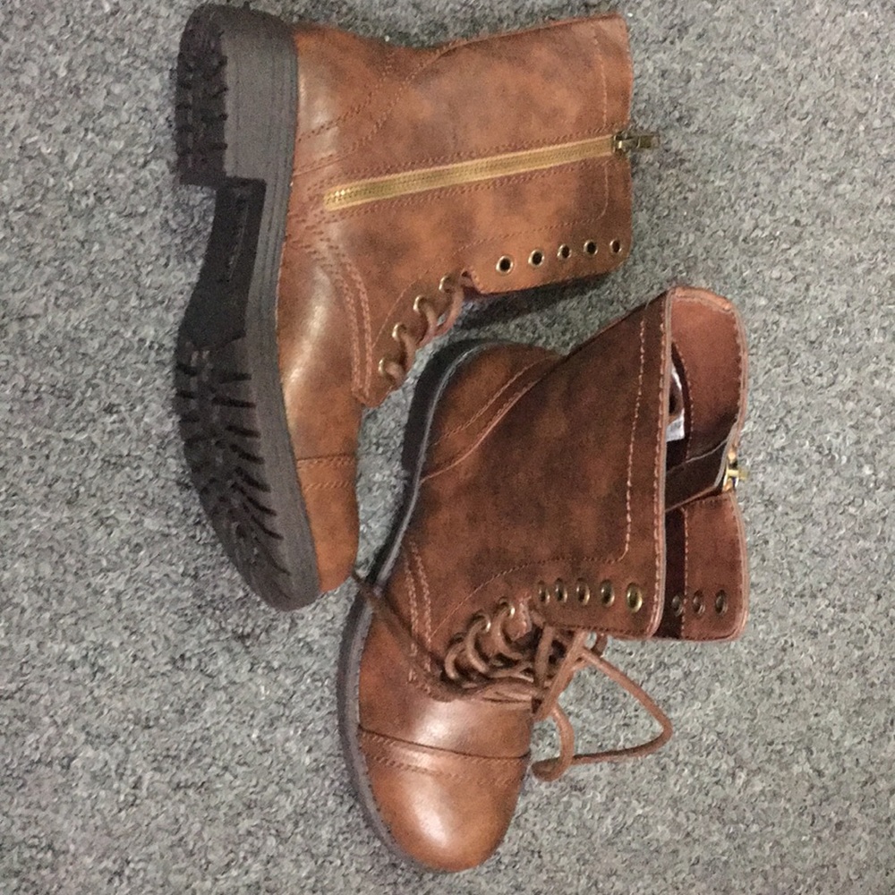 Boots. Never worn.